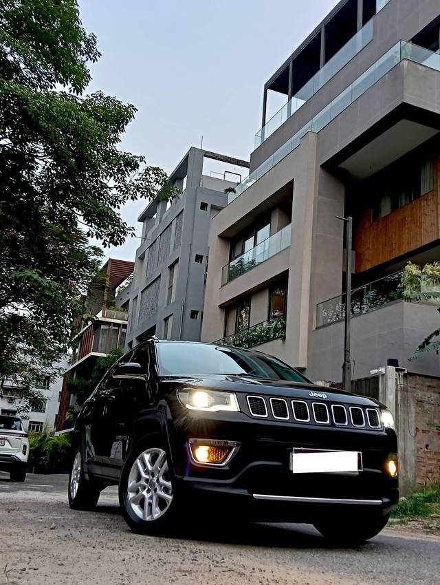 https://images10.gaadi.com/usedcar_image/4525623/original/processed_dce1fe5662953903743ecd3c45860e5e.jpg?imwidth=6401