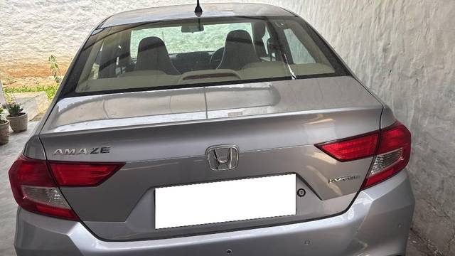 https://images10.gaadi.com/usedcar_image/4525632/original/processed_bc18c64f-5736-46c0-8aa3-d49820a47a40.jpeg?imwidth=6401
