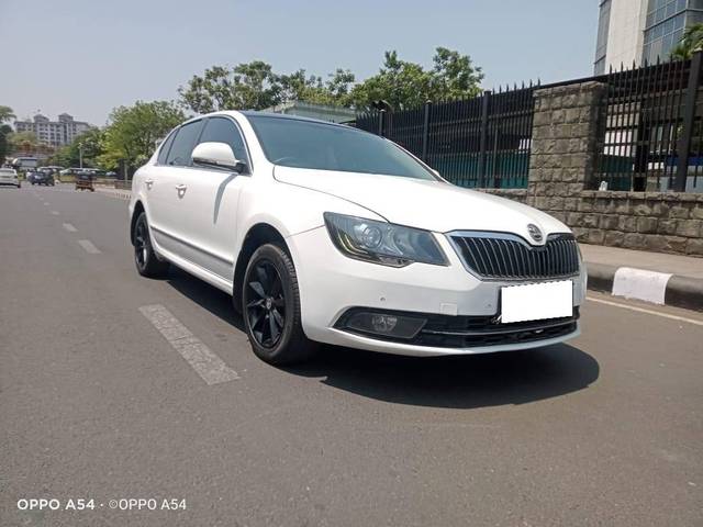https://images10.gaadi.com/usedcar_image/4525671/original/processed_cb4b08d68e86801606d92ad7c0d0e1fa.jpg?imwidth=6400