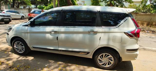 https://images10.gaadi.com/usedcar_image/4525684/original/2d4d707e1c80570fd73878ab31e1fee3.jpg?imwidth=6402