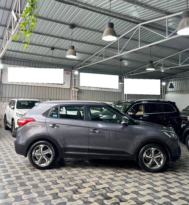 https://images10.gaadi.com/usedcar_image/4525686/original/processed_34f181ef29c951f087a9342c44fad0a6.jpg?imwidth=6402