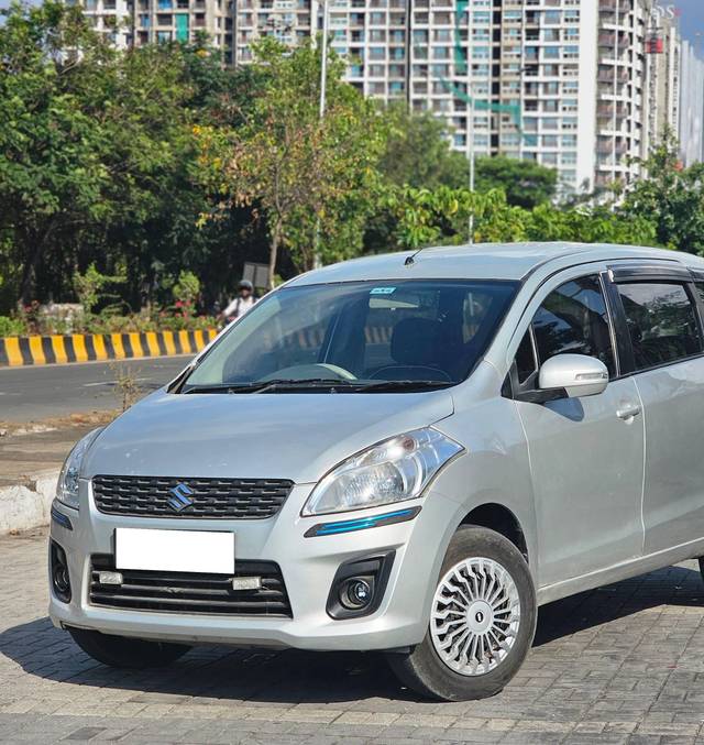 https://images10.gaadi.com/usedcar_image/4525698/original/processed_8e2024618cbb039b7eee92e3d2840748.jpg?imwidth=6401