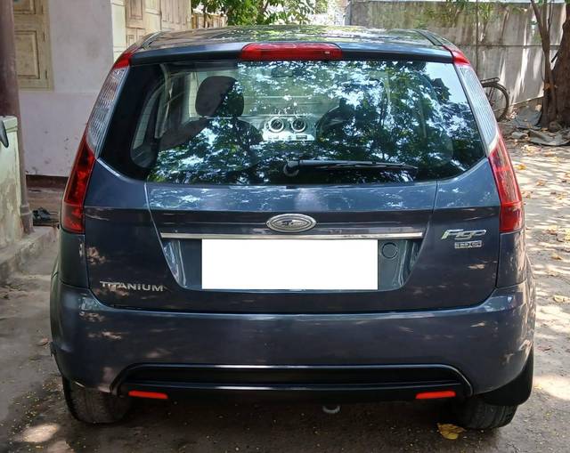 https://images10.gaadi.com/usedcar_image/4525706/original/processed_81723810fa700b20237c1192bde62c46.jpg?imwidth=6402