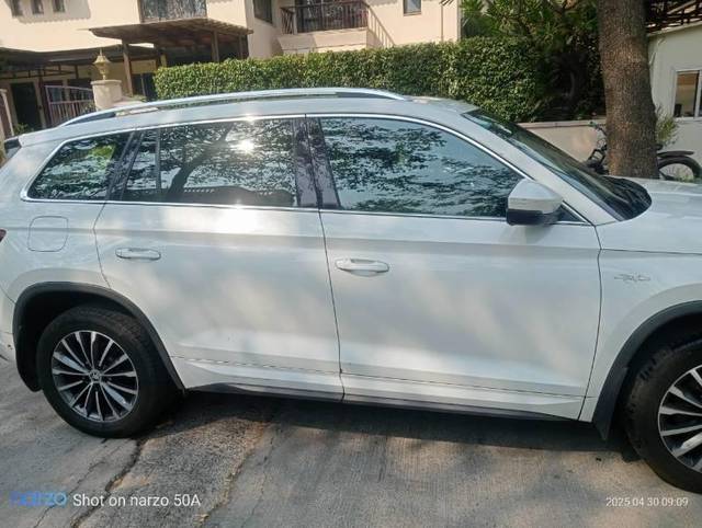 https://images10.gaadi.com/usedcar_image/4525709/original/processed_854e08fe-5023-4e13-8153-51d23162fd9a.jpeg?imwidth=6400