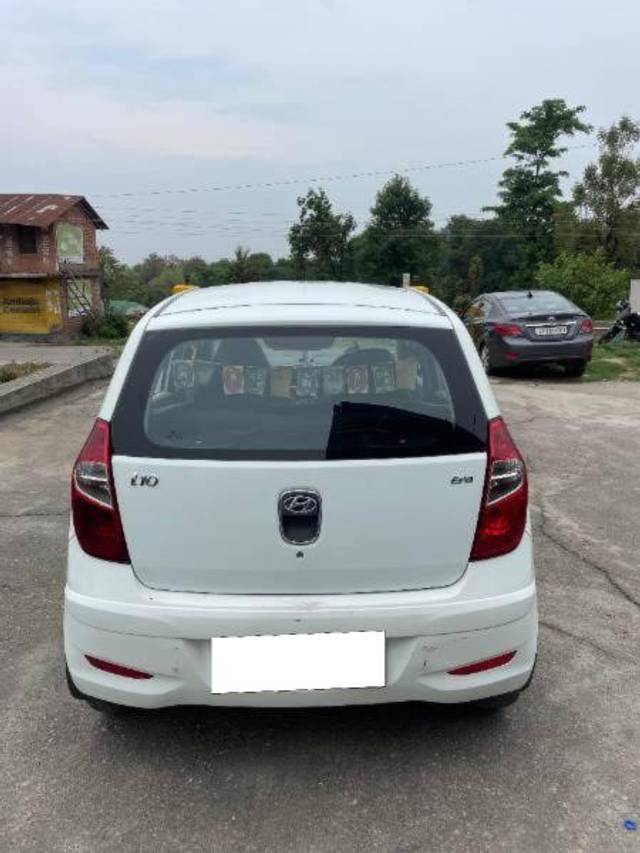 https://images10.gaadi.com/usedcar_image/4525710/original/processed_e4f609cc-87a5-4258-8522-f5023b13d9d5.jpg?imwidth=6402