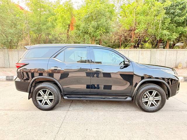 https://images10.gaadi.com/usedcar_image/4525711/original/a635b964903d8cd583e47bbb10de2eb4.jpeg?imwidth=6401