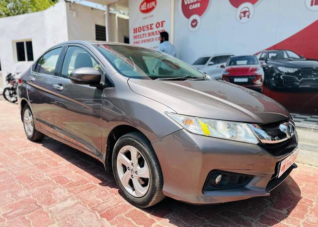 https://images10.gaadi.com/usedcar_image/4525729/original/processed_0e4d9b1b08a4b5117b2dbb26a66ff808.jpg?imwidth=6400