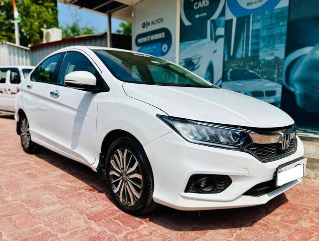 https://images10.gaadi.com/usedcar_image/4525732/original/processed_6b7402b534b41166cfc522c6a5c6805b.jpg?imwidth=6400