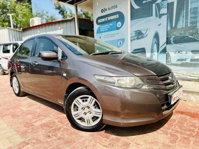https://images10.gaadi.com/usedcar_image/4525734/original/processed_1232b83e64fd071e3a752740a3cf7c14.jpg?imwidth=6400