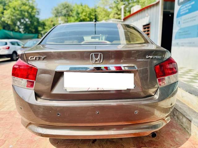https://images10.gaadi.com/usedcar_image/4525734/original/processed_983a6a6b168b2f49cfcf9ee3a01f5633.jpg?imwidth=6402