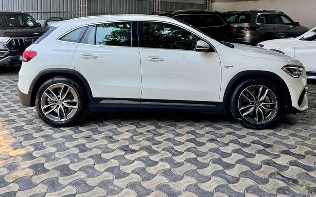 https://images10.gaadi.com/usedcar_image/4525737/original/processed_d02aa433a73d50a7c66f6de8e9115cd5.jpg?imwidth=6402