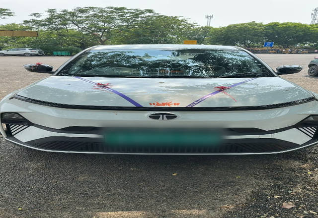 https://images10.gaadi.com/usedcar_image/4525755/original/73566931-cc2f-46ac-ac54-1cfa19825549.?imwidth=6401