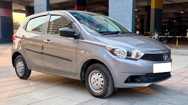 https://images10.gaadi.com/usedcar_image/4525778/original/processed_433877b798aac7646c1973ab7fce0f15.jpg?imwidth=6400