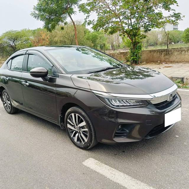 https://images10.gaadi.com/usedcar_image/4525779/original/processed_cc18acf920cb391eb384a6949424262e.jpg?imwidth=6400