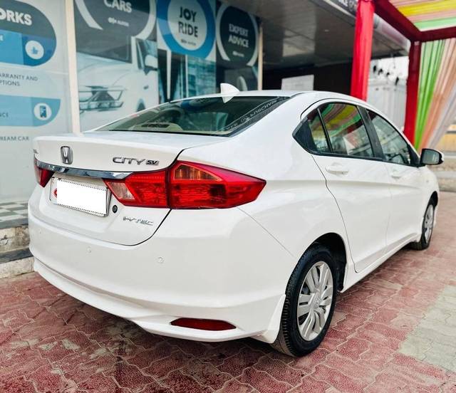 https://images10.gaadi.com/usedcar_image/4525786/original/processed_9adf2654eee6ee30c99424678deb8257.jpg?imwidth=6401