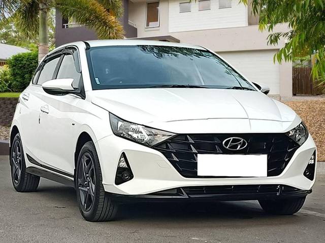 https://images10.gaadi.com/usedcar_image/4525789/original/processed_c1d0561c53ee683a1a3d514b9c90f07a.jpg?imwidth=6400