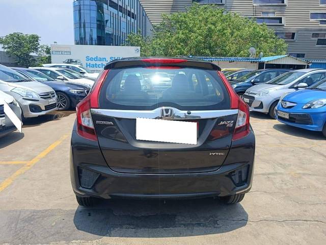 https://images10.gaadi.com/usedcar_image/4525791/original/processed_5ce1ad1507b160d3e8e5376d308844f9.jpg?imwidth=6402