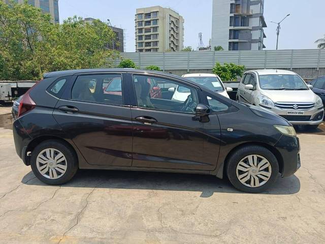 https://images10.gaadi.com/usedcar_image/4525791/original/processed_6d758af5b0f35e071a9df3d5c261d3db.jpg?imwidth=6401