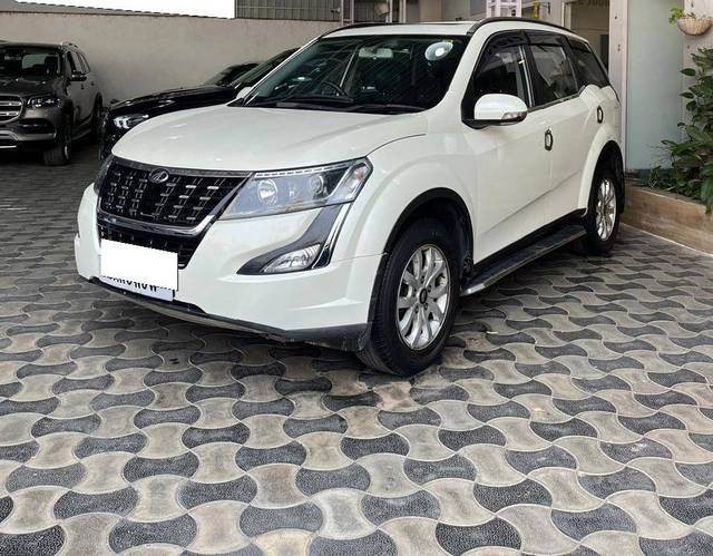 https://images10.gaadi.com/usedcar_image/4525794/original/processed_ca87ed5b46aa6cee21a7ce1c14fc050a.jpg?imwidth=6401