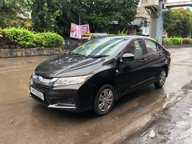 https://images10.gaadi.com/usedcar_image/4525804/original/processed_9994b20350e546362e62e2d861d3b316.jpg?imwidth=6400