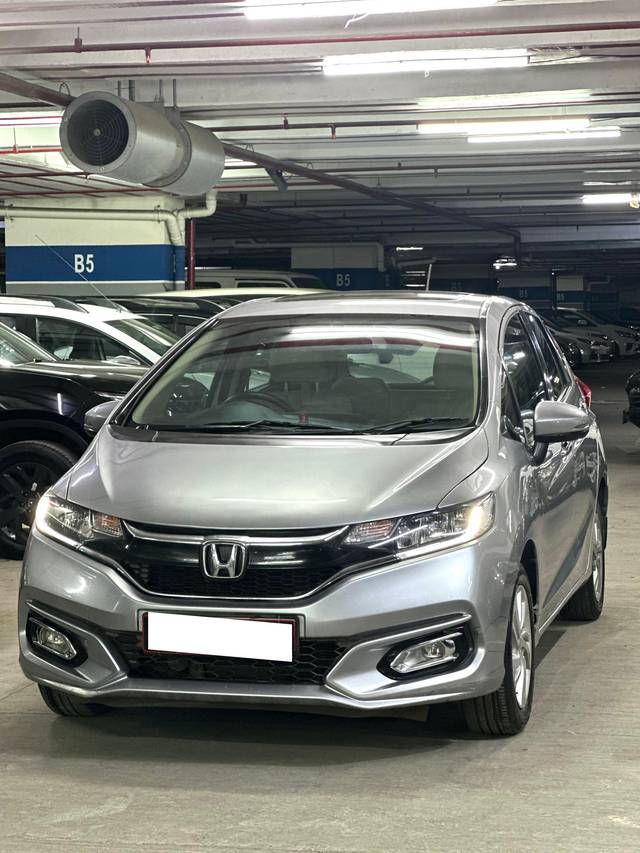 https://images10.gaadi.com/usedcar_image/4525809/original/processed_fedbf62c2f267cb9f0891e774e22ddaf.jpg?imwidth=6402