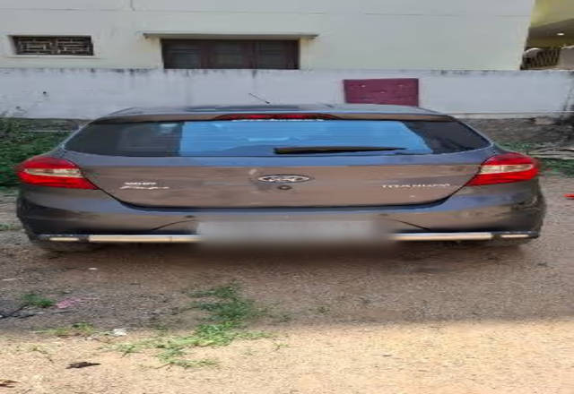 https://images10.gaadi.com/usedcar_image/4525810/original/164c49e6-da0b-4048-8d3b-4f06276a5c9c.?imwidth=6402
