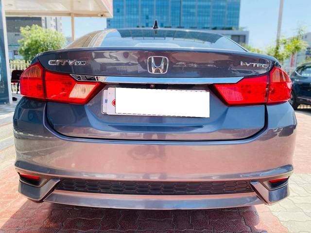 https://images10.gaadi.com/usedcar_image/4525814/original/processed_0430b2d5d050d6d743440a20556d4663.jpg?imwidth=6402