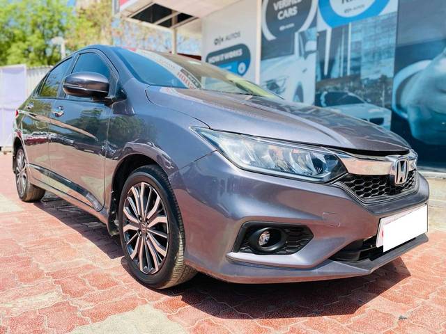 https://images10.gaadi.com/usedcar_image/4525814/original/processed_78d50d913d8d74458537624bf05ed9f8.jpg?imwidth=6400