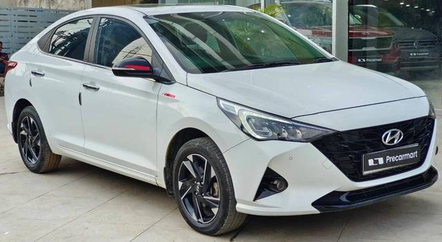 https://images10.gaadi.com/usedcar_image/4525816/original/processed_0f4057e5cb664208e5799af733ceee66.jpeg?imwidth=6400
