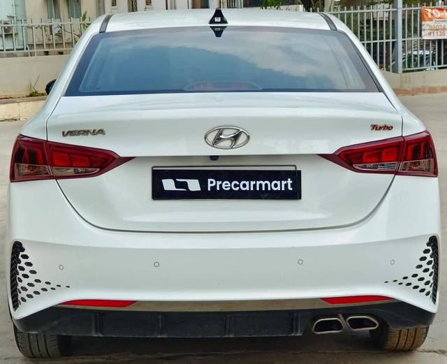 https://images10.gaadi.com/usedcar_image/4525816/original/processed_b13e7fd0c32e5318338d919fdc5f25da.jpeg?imwidth=6401