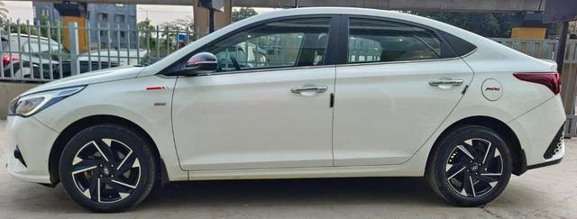 https://images10.gaadi.com/usedcar_image/4525816/original/processed_e8b8a07ca5ea0c0c71bcacc8bf9d4088.jpeg?imwidth=6402