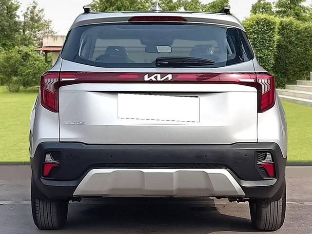 https://images10.gaadi.com/usedcar_image/4525822/original/processed_db79943fbbcd819a07b436f18cbc7eb7.jpg?imwidth=6402