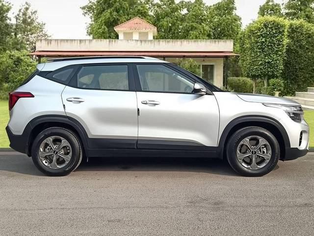 https://images10.gaadi.com/usedcar_image/4525822/original/processed_df8f7f354f5cde40972a67ad56197908.jpg?imwidth=6401