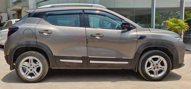 https://images10.gaadi.com/usedcar_image/4525823/original/processed_914c7d0606a822d684dcf4d6b45a4e0c.jpeg?imwidth=6401