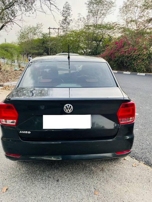 https://images10.gaadi.com/usedcar_image/4525825/original/processed_3c299ee4ea7993e4e2d77b878bacff9b.jpeg?imwidth=6401