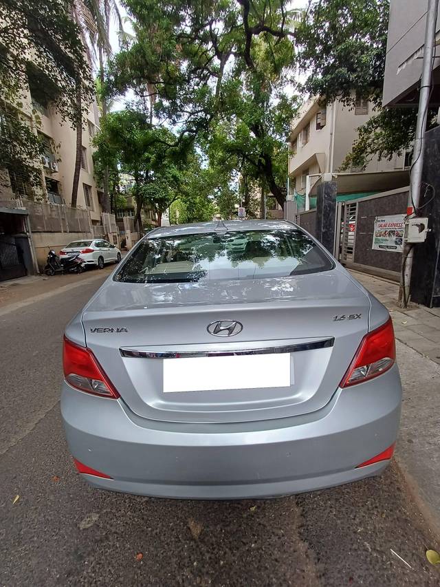 https://images10.gaadi.com/usedcar_image/4525828/original/processed_c21a733d-fb3d-4e98-9ed5-08170f6ec4b0.jpg?imwidth=6402