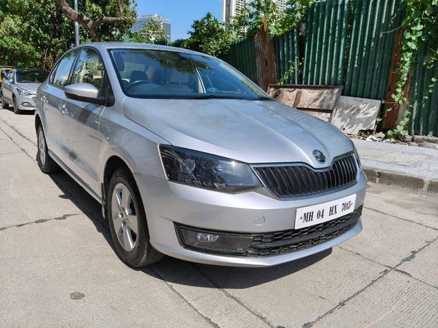 https://images10.gaadi.com/usedcar_image/4525829/original/processed_a4d07ecb5aec644dbf9e77e04da5badf.jpg?imwidth=6400