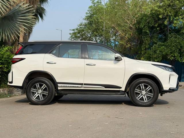 https://images10.gaadi.com/usedcar_image/4525836/original/processed_40f27e0d86ade1d2f2152a044292e6c4.jpg?imwidth=6401
