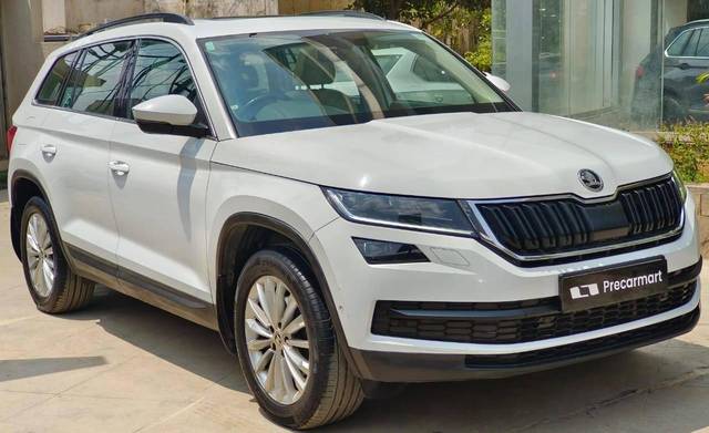https://images10.gaadi.com/usedcar_image/4525838/original/processed_9af9491342f157675afe2dbd5f805f15.jpeg?imwidth=6400