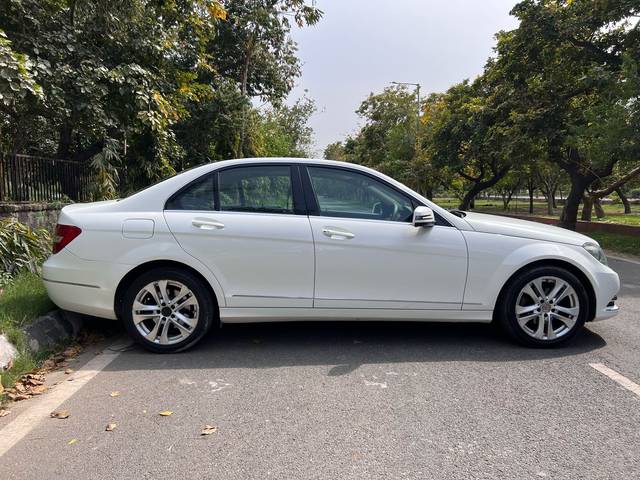 https://images10.gaadi.com/usedcar_image/4525839/original/44287021112eba127a7826c31747d136.jpg?imwidth=6401