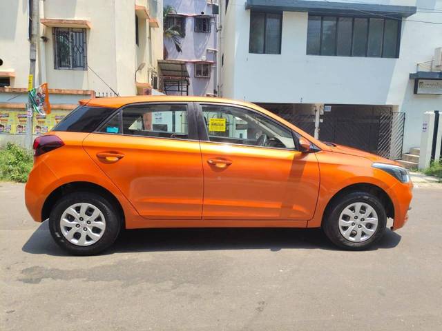 https://images10.gaadi.com/usedcar_image/4525849/original/processed_c1a8dc849294912b27613bbd911b989f.jpg?imwidth=6401