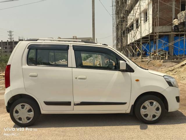 https://images10.gaadi.com/usedcar_image/4525860/original/processed_a69ef3d58a7bfa6cf6ba2794981c272b.jpg?imwidth=6401