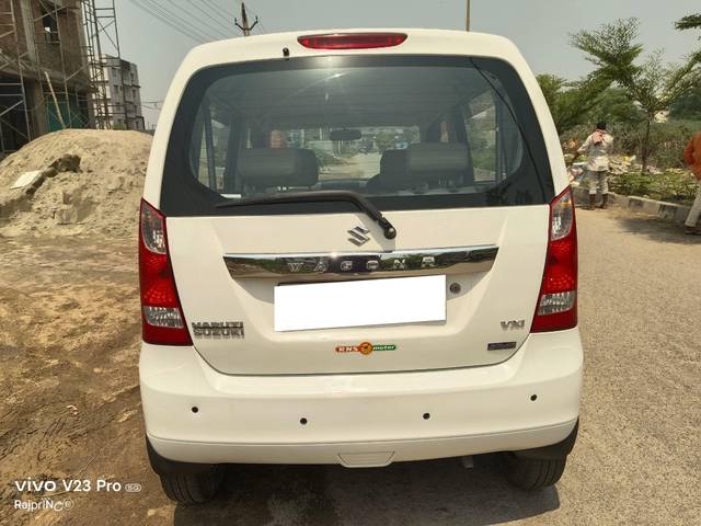 https://images10.gaadi.com/usedcar_image/4525860/original/processed_e26a996c3f5f243d39c31d5b99ebf04e.jpg?imwidth=6402