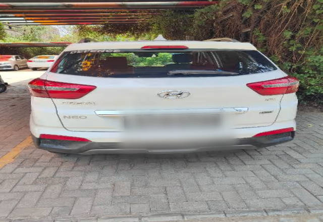 https://images10.gaadi.com/usedcar_image/4525874/original/7e6182c7-abb8-4089-a940-8be613287dd4.?imwidth=6401