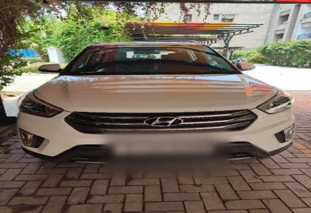 https://images10.gaadi.com/usedcar_image/4525874/original/e575595d-2782-4aca-af59-ba53cff8a979.?imwidth=6400