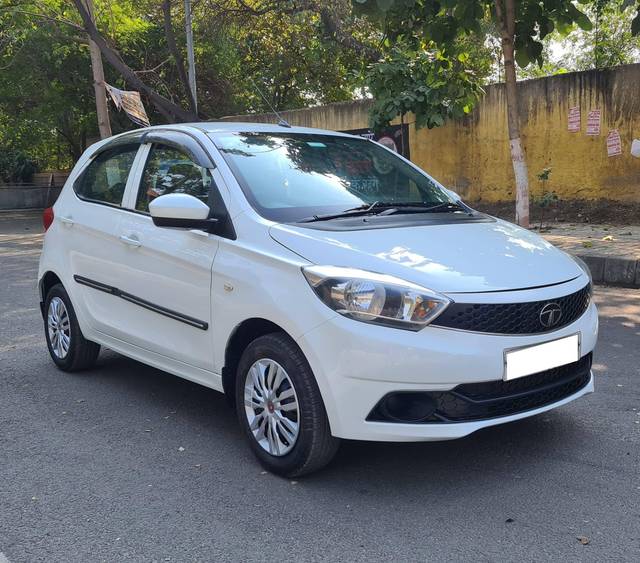 https://images10.gaadi.com/usedcar_image/4525875/original/processed_d181704a8ab35e12bf16893feb7beb61.jpg?imwidth=6400