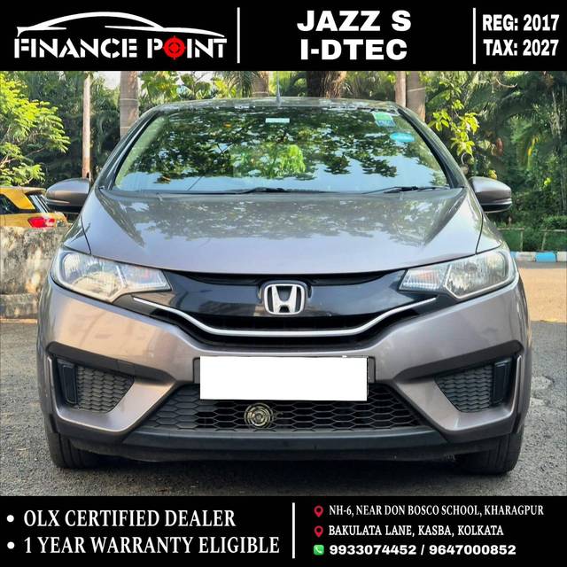 https://images10.gaadi.com/usedcar_image/4525878/original/processed_2a539b06-d85c-49db-b6d0-9e0664d65663.jpg?imwidth=6400