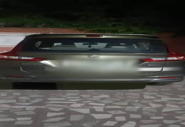 https://images10.gaadi.com/usedcar_image/4525882/original/66f20216-b040-4f02-9779-b01813fbf2fa.?imwidth=6400
