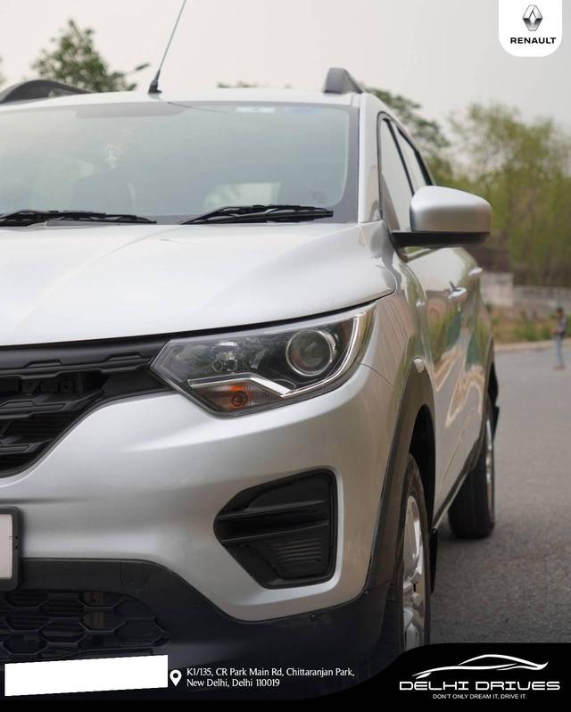 https://images10.gaadi.com/usedcar_image/4525884/original/processed_9b5c53070feb9d718dfca06c20f63fd4.jpeg?imwidth=6401