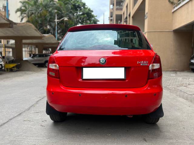 https://images10.gaadi.com/usedcar_image/4525886/original/processed_5c08511da70bd2a957e529edbf89af78.jpg?imwidth=6401